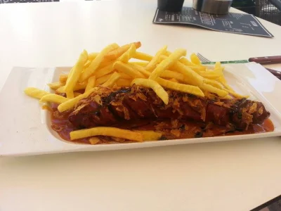 Tapirro - #obiad Currywurst ze srednio ostrym sosem z octem balsamicznym. Z prazona #...