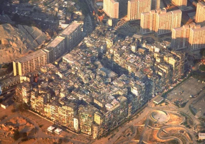 harakiri03 - Kowloon Walled City

Historia osiedla sięga lat osiemdziesiątych XIX w...