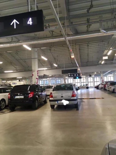 Jotu - Nowy Focusowy parking to po prostu wylęgarnia idiotów.
#zielonagora #parkowani...