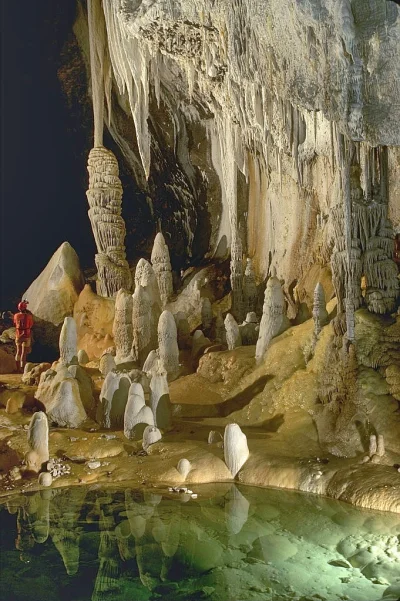 B4loco - Jedna z sal z jaskini Lechuguilla w Nowym Meksyku. 
Uważana za jedną z najp...