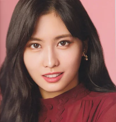 XKHYCCB2dX - #momo #twice
#japonka 
SPOILER