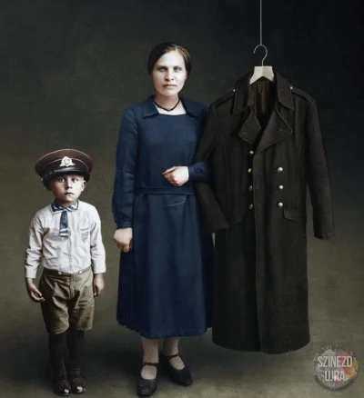 myrmekochoria - Portret rodzinny po I wojnie światowej. Dziecko już gotowe, aby iść w...