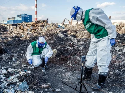 yolantarutowicz - @Nowoczesiek: Nie widziałam cię na wysypisku jak Greenpeace pobiera...