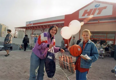 marcel_pijak - Tak wyglądało otwarcie pierwszego hipermarketu w #krakow "HIT" w 1997 ...