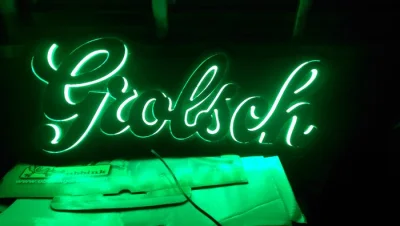 Altru - @Bodzias1844: 

Lampa led z piwa grolsch.
Zbieram gadżety tej marki.