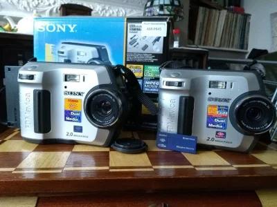 LeeBee - Dwa aparaty fotograficzne Sony Mavica FD-200 na sprzedaż. Jeden z kilku mode...