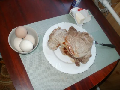 anonymous_derp - Dzisiejsze śniadanie: Szynka smażona na łoju wołowym, 4 jajka na mię...