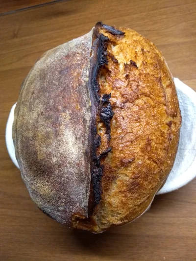 skotfild - Zapraszam na kromkę domowego chleba na zakwasie. 
Chleb pszenny na zakwas...