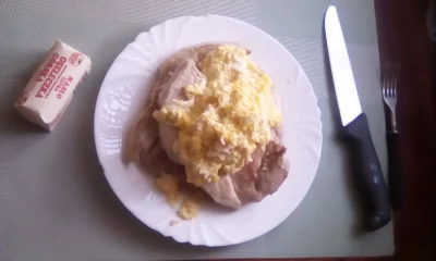 anonymous_derp - Dzisiejsze śniadanie: Smażona szynka, jajecznica z 4 jaj, masło, sól...