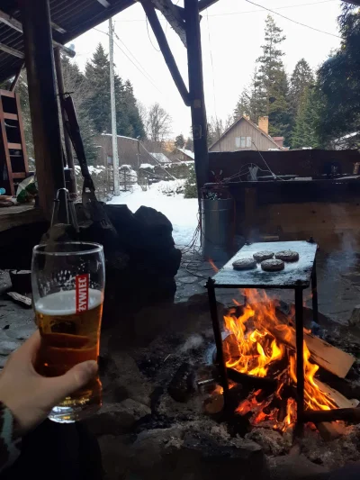 WD-40 - Wyjechałem w końcu w te bieszczady i jest fajno. Pozdrawiam (ʘ‿ʘ)