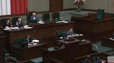 JAn2 - Reakcja Terleckiego na omdlenie posła opozycji : "zabrać go"

No miło panie ...
