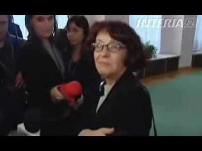 saakaszi - Elżbieta Kruk, długo się skubana na salonach trzyma, po takim występie:
(...