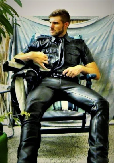 Lukardio - #ladnypan #mrleather #leathermen