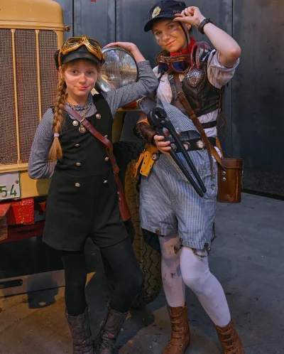 czlowiekzlisciemnaglowie - #dieselpunk 

Wołam też #steampunk, bo pewnie wyczują kl...