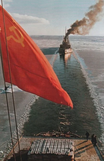 NowaStrategia - Radziecki lodołamacz Lenin, pierwszy na świecie cywilny statek o napę...