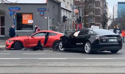 KromkaMistrz - Pamiętam że ktoś się chwalił że ma #tesla w #Warszawa na taksówce - ma...