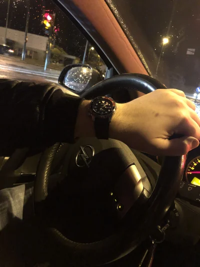 miiihau - @Dominik80: Jak zginasz rękę jak nosisz zegarek tak nisko? Nie wkurza Cię, ...