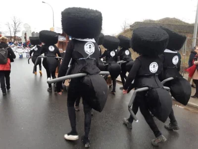 FlaszGordon - Parada karnawałowa w Duesseldorfie.
Od kilku lat platformy z "Polską" ...