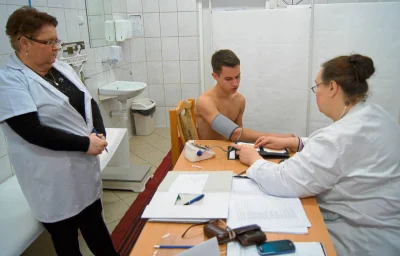 brodacz-poznanski - @RobertKowalski: służby medyczne już trenują na młodych żołnierza...