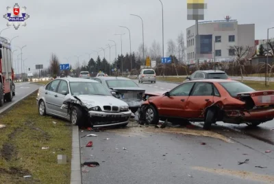 Szaa - Pewnie sobie myślicie, że oni wszyscy się tak zderzyli naraz. Nie, otóż nie. N...