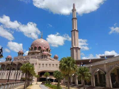 camel_case91 - Masjid Putra, jeden z największych meczetow w Malezji, pomieści ponad ...