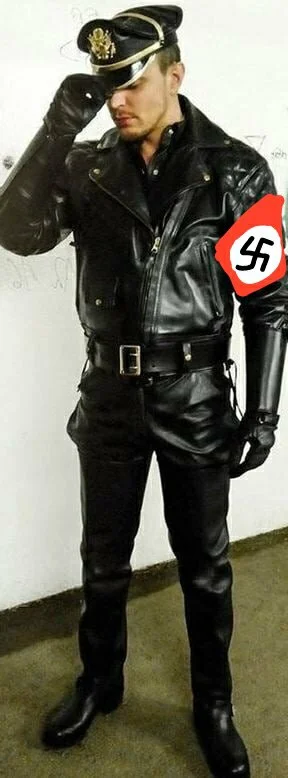 Xennonek - @Lukardio poprawiłem ten kostium nazisty dodając flagę.
Maussera tylko bra...