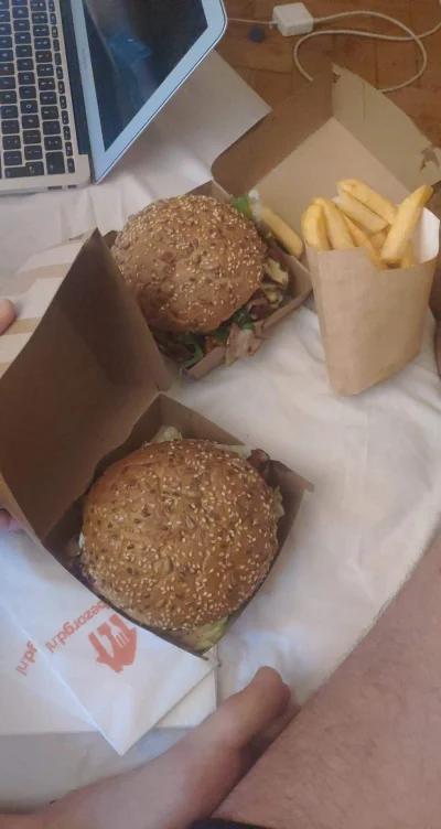 kiszony_ryszard - @Aragonn: halko, też jestem szczęśliwym posiadaczem tych burgerów. ...