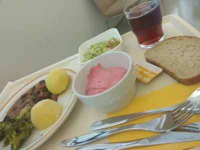 Ziomalwest09 - W Finlandii na początku pielęgniarka zapisuje sobie co lubisz jeść ora...