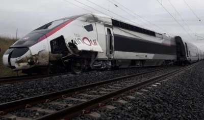 czyznaszmnie - Wykolejenie TGV we Francji. Prawdopodobna przyczyną było uderzenie w p...