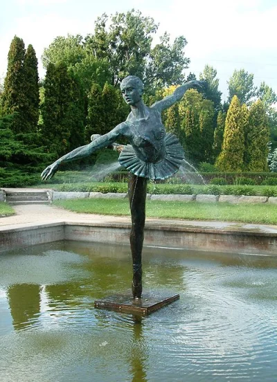 k.....a - @aaulinka: Jak ktoś jest z #poznan to rzeźba w podobnym stylu (aczkolwiek b...
