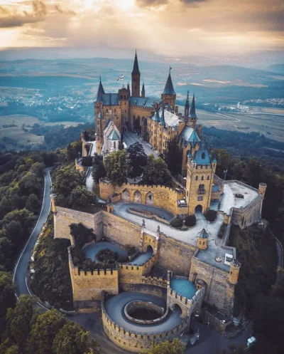 Pani_Asia - Zamek Hohenzollern w Niemczech!

SPOILER

#zameknadzis #zamkiboners #...