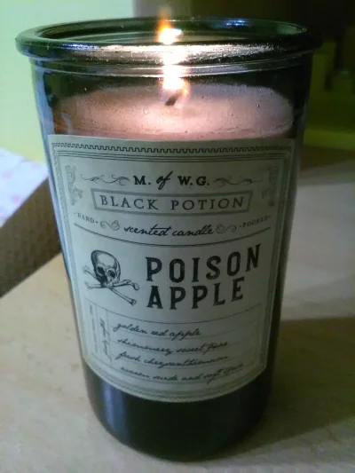 Borealny - Zapaliłem zatrute jabłko. Pomimo że ładnie pachnie niezapalone, to bardzie...