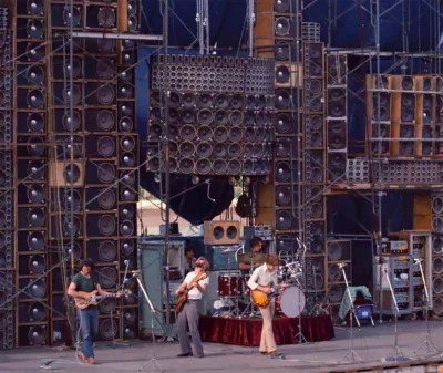starnak - The Wall of Sound był ogromny system nagłośnienia zaprojektowany specjalnie...