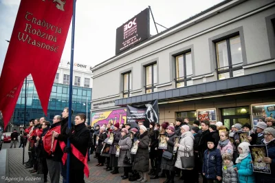 robert5502 - Radykalni katolicy w Białymstoku terroryzują swoją ideologią miejscowy o...