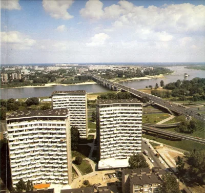 PoWarszawsku - Trasa Łazienkowska i okolice przed rokiem 1985.

Zdjęcie musiało być...