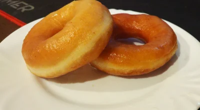 Qiudo - Plusujcie domowe pyszne mięciutkie Glazed Donuts ( ͡° ͜ʖ ͡°)
#pieczzwykopem ...