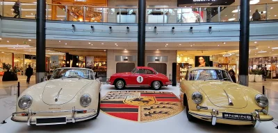 CrazyxDriver - W Galerii Krakowskiej jest wystawa Porsche. Ah jak mi się przypominał ...