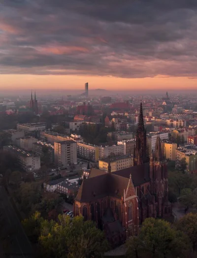 mroz3 - #dziendobry Chłodno, słonecznie.

WIATR.......... południowo południowo-wsc...