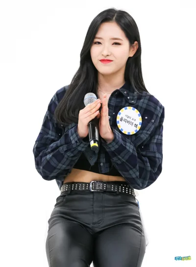 XKHYCCB2dX - #oliviahye #loona
#koreanka