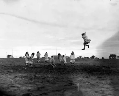 Lizus_Chytrus - > Kids play in Barrow (now Utqiagvik), Alaska, 1945. Photo by Harold ...