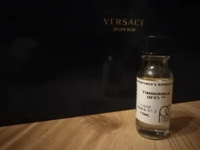 w.....8 - Recenzje perfum: IFF Timbersilk

Są to bardzo nietypowe perfumy, ponieważ...