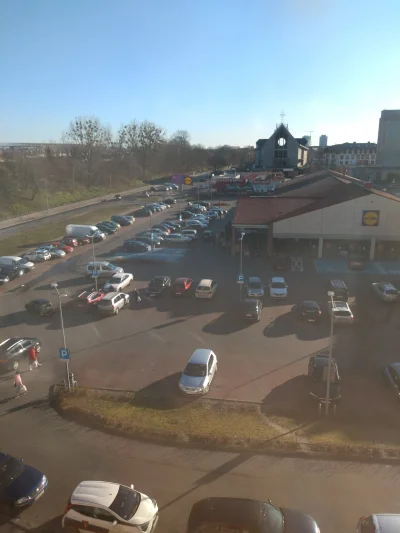 Dorciqch - Lidl wpuszcza do sklepu ograniczoną ilość osób na raz #szczecin 
Może by t...