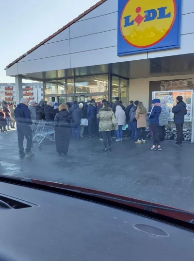 technojezus - To co się dzieje ostatnio to piękny przykład foliarstwa.
Lidl przed 7 ...