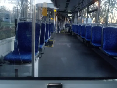 Damasweger - Śmiesznie się jeździ pustym tramwajem. O tej porze jeździły chociaż żule...