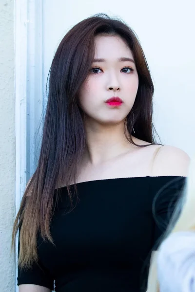 M.....m - #oliviahye #loona #koreanka #azjatki #ladnapani