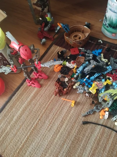 Belzedup - Z nudów na kwarantannie wyjąłem pudło z Bionicle'ami
#covid19 #zabawki #bi...
