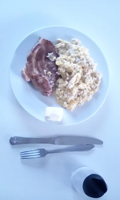 anonymous_derp - Dzisiejszy obiad: Smażona karkówka, jajecznica z 6 jaj z masłem, mas...