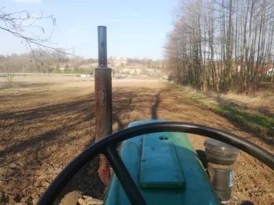 Figiello95 - No to lecimy z tym owsem ( ͡º ͜ʖ͡º)
#rolnictwo #maszynyboners #traktorbo...