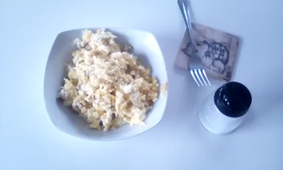 anonymous_derp - Dzisiejszy obiad: Jajecznica z 6 jaj na maśle klarowanym ze skwarkam...
