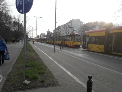 Sabyryn - Na pytanie jak Warszawa radzi sobie z limitem pasażerów w komunikacji miejs...